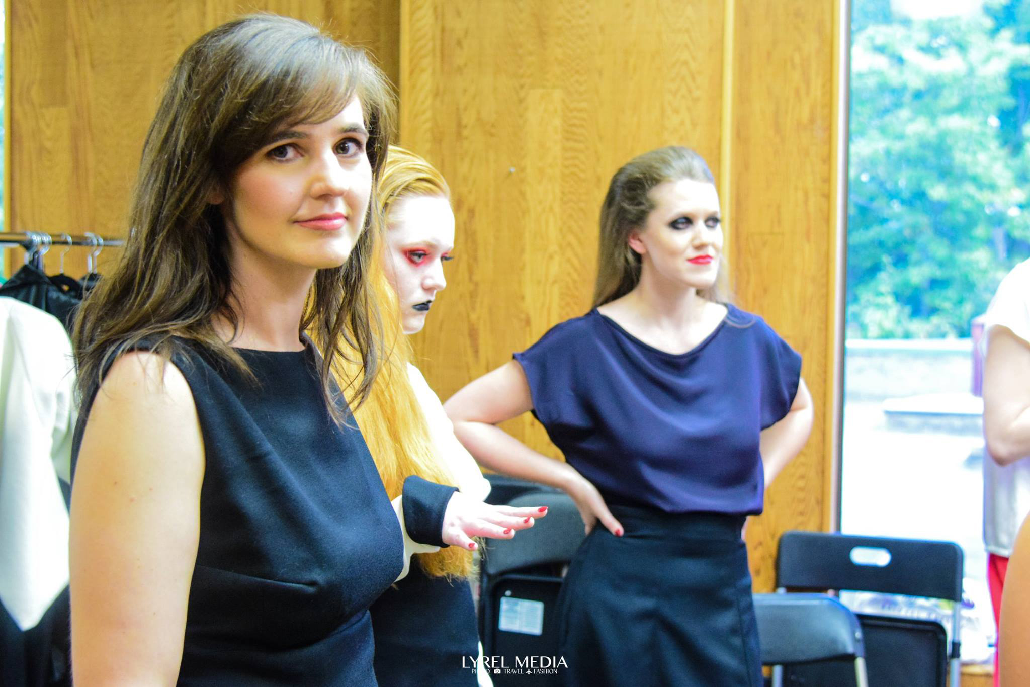 Behind The Scenes: Jennifer with her models before the show.